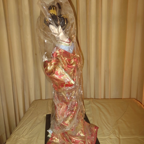 High Value Limited Edition Japanese Geisha Doll - Picture 14 of 16